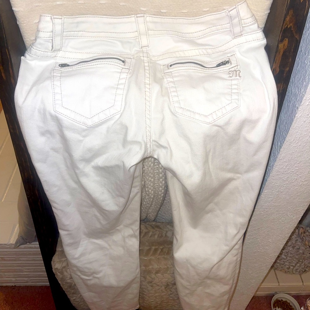 Miss Me white jeans. Size 30 Ankle skinny. Mid rise